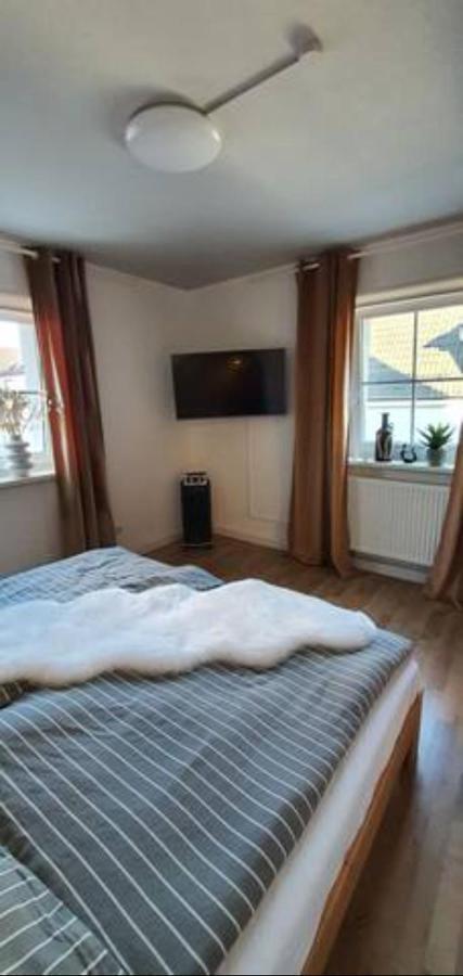 Schoene In Apartment *